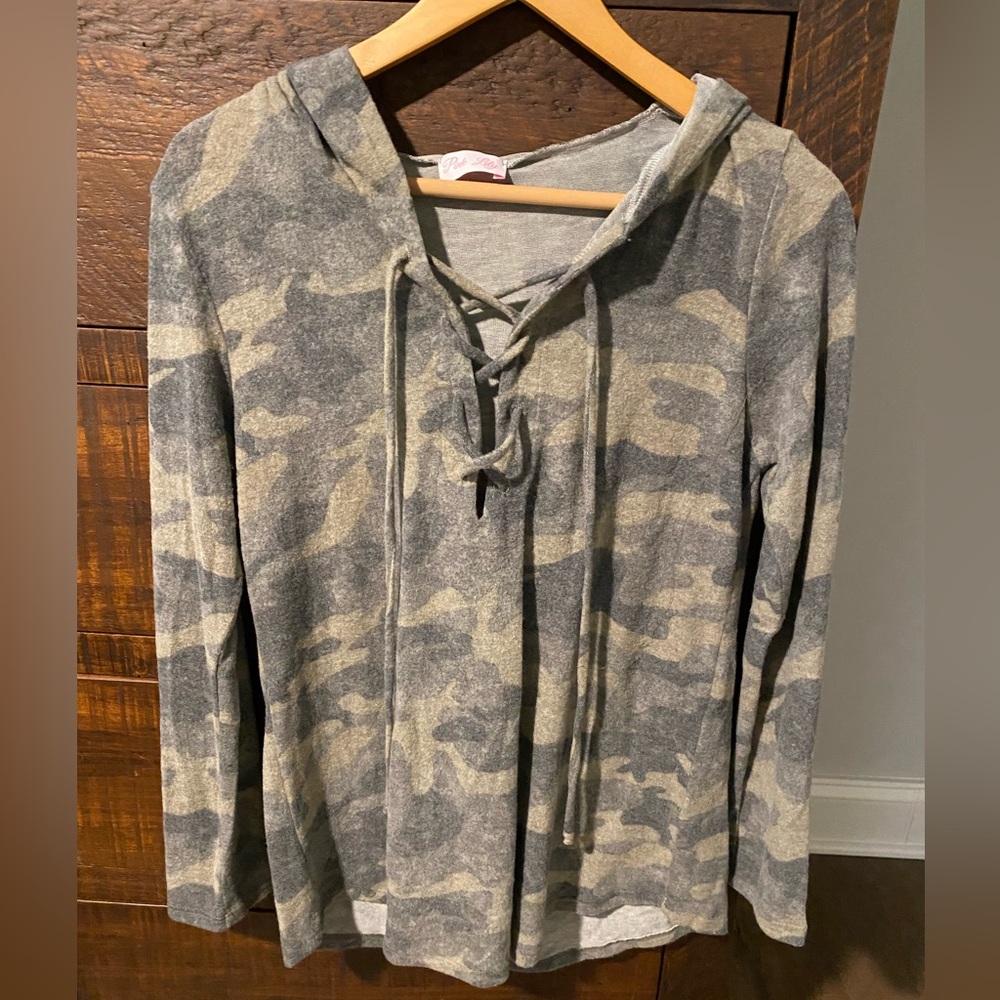 NWOT Pink Lily Medium Camo Pullover Sweater